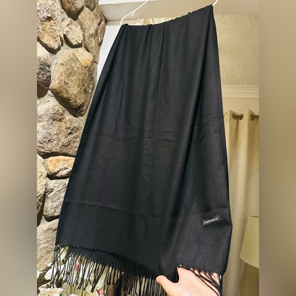 100% long Cashmere scarf. - Picture 1 of 6